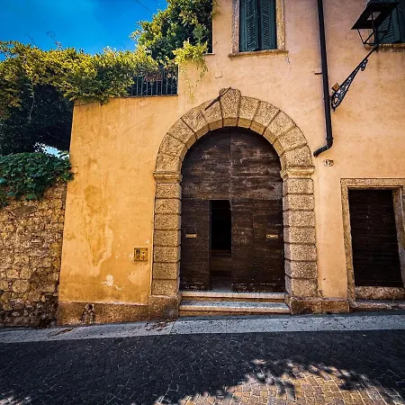 At Ponte Pietra With Garden And Parking *