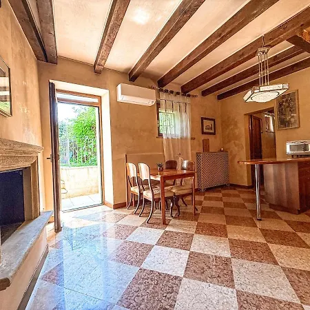 Apartmán Theatre Private Garden And Free Parking