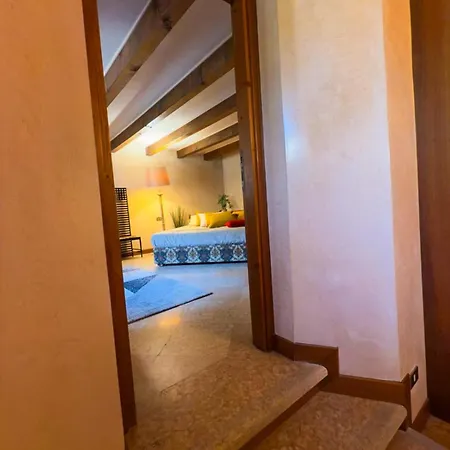 Apartmán Theatre Private Garden And Free Parking *