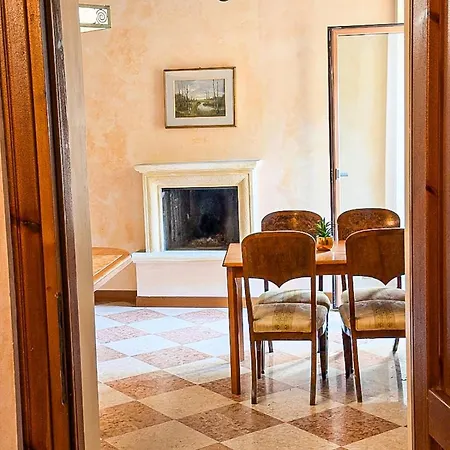 Theatre Private Garden And Free Parking