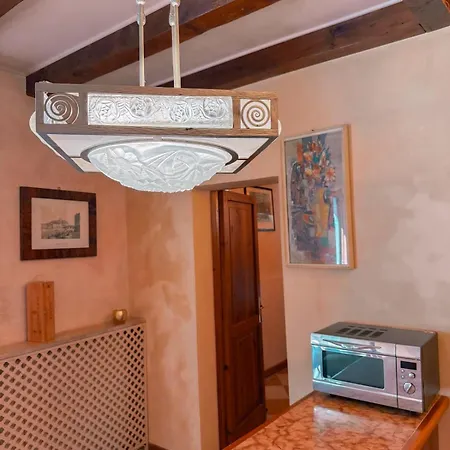 Apartmán Theatre Private Garden And Free Parking *