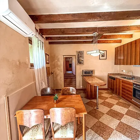 Apartmán Theatre Private Garden And Free Parking Verona