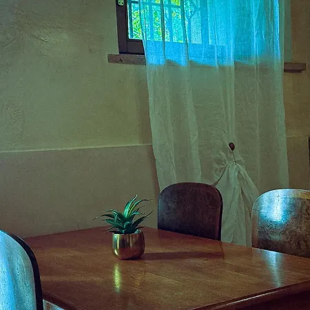 Theatre Private Garden And Free Parking