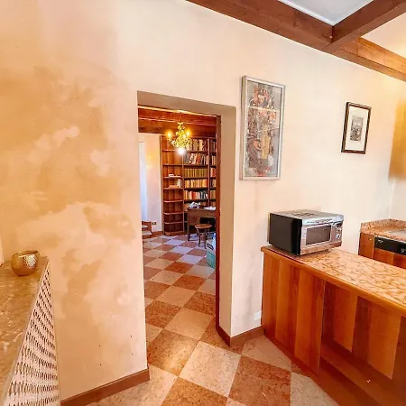Appartamento At Ponte Pietra With Garden And Parking Verona