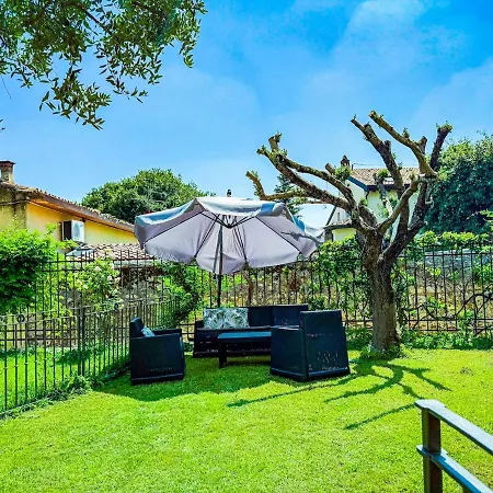 At Ponte Pietra With Garden And Parking